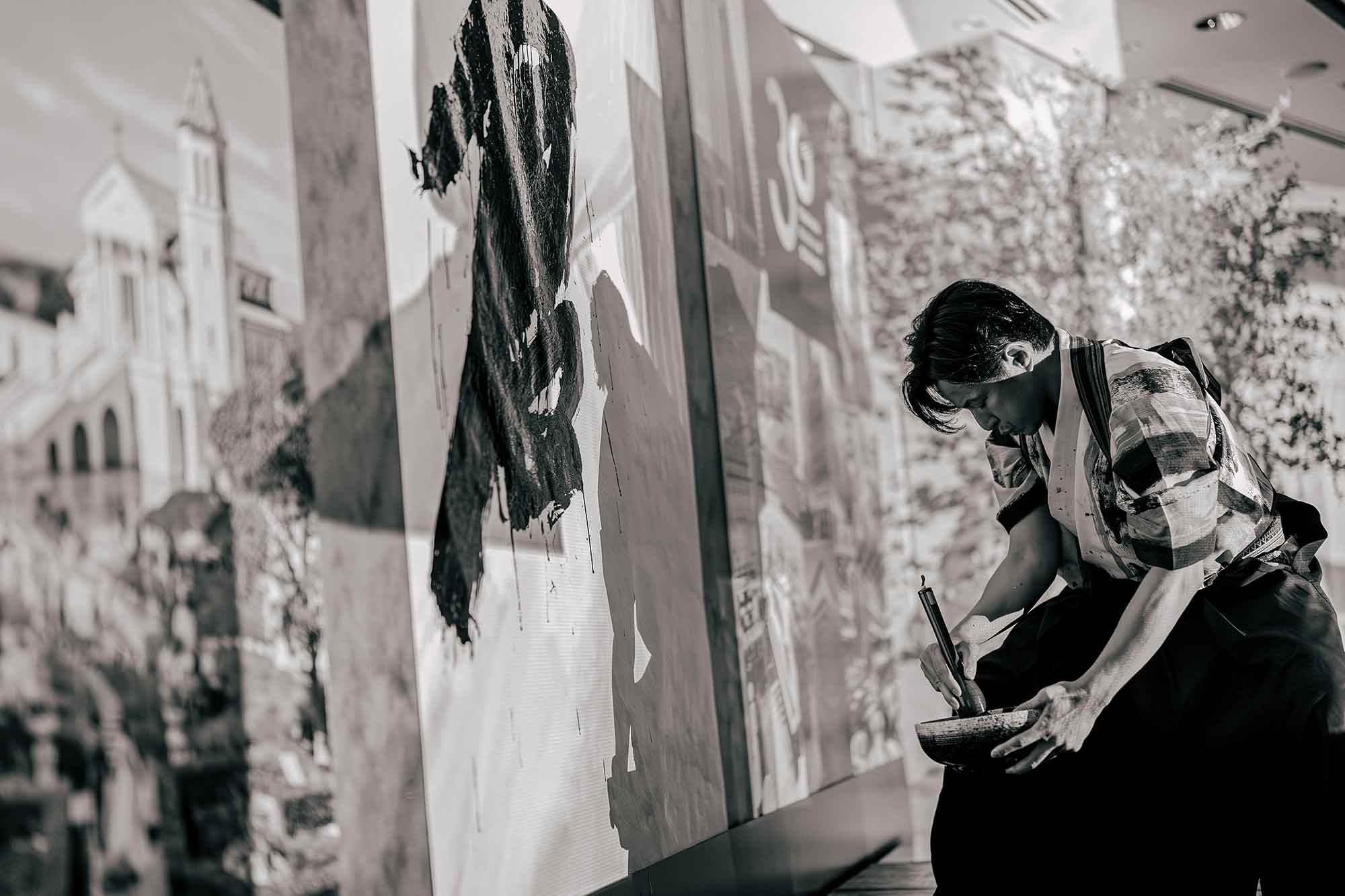 プロジェクションマッピング　書道パフォーマンス　精神集中